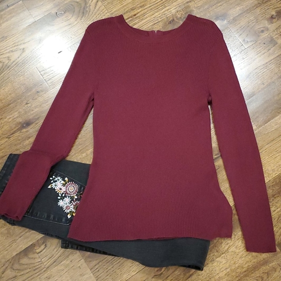 Womens Old Navy burgundy sweater size M - Picture 1 of 5